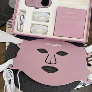 LED Face Mask - Brand New Solawave